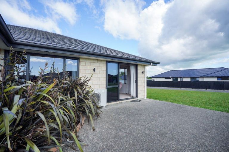 Photo of property in 28 Majestic Chance, Seaward Bush, Invercargill, 9812