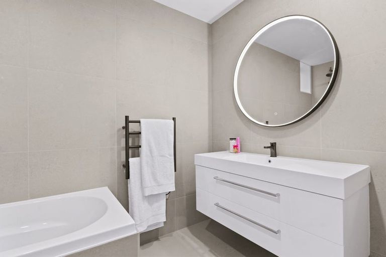 Photo of property in 3/14 Inga Road, Milford, Auckland, 0620