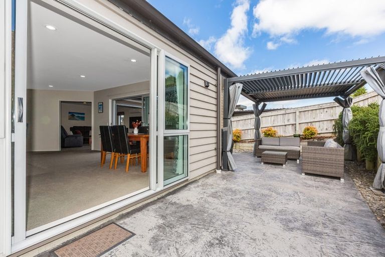 Photo of property in 17 Kaimai Place, Aotea, Porirua, 5024