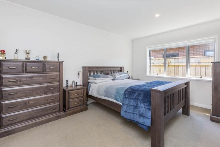Photo of property in 21 Sunstone Crescent, Brown Owl, Upper Hutt, 5018