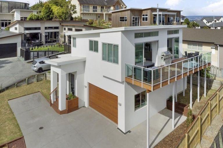 Photo of property in 72 Waikite Road, Welcome Bay, Tauranga, 3112