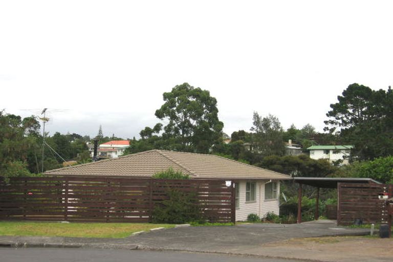 Photo of property in 10 Papa Place, Birkdale, Auckland, 0626