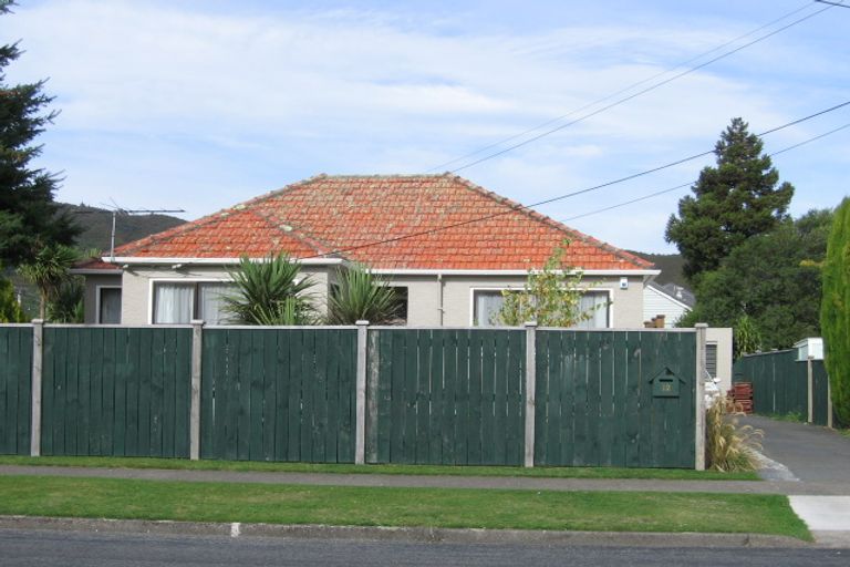 Photo of property in 12 Churton Crescent, Taita, Lower Hutt, 5011