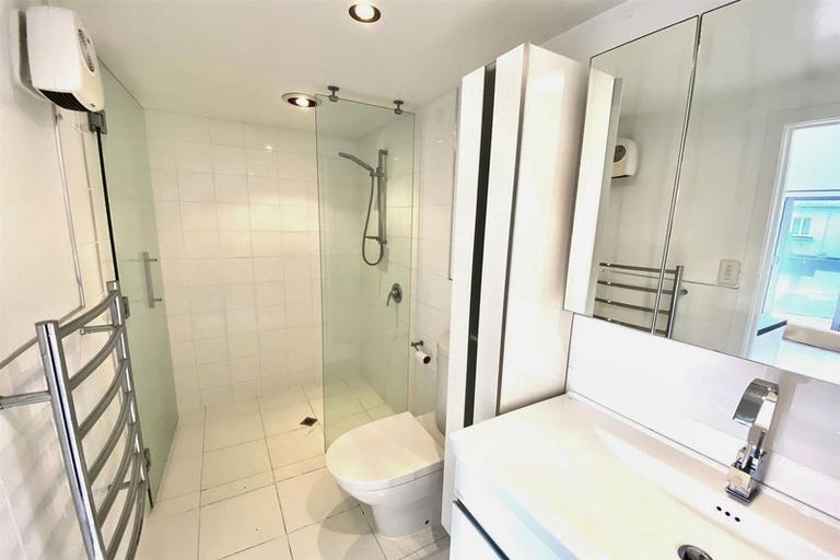 Photo of property in 100 Esplanade, Sumner, Christchurch, 8081