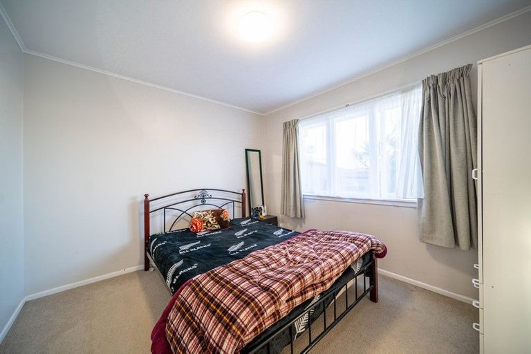 Photo of property in 2/8 Jennifer Place, Papatoetoe, Auckland, 2025