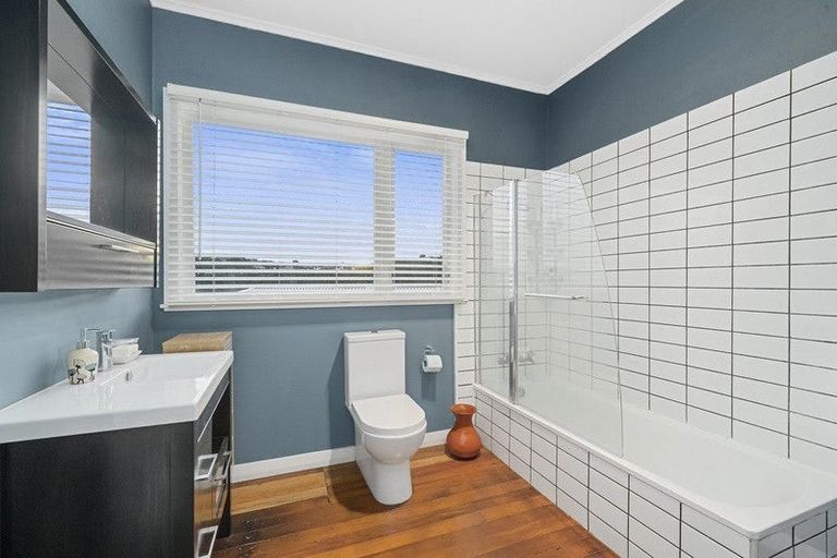 Photo of property in 161 Totara Road, Miramar, Wellington, 6022