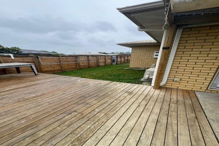 Photo of property in 9 Neesons Way, Glendene, Auckland, 0602