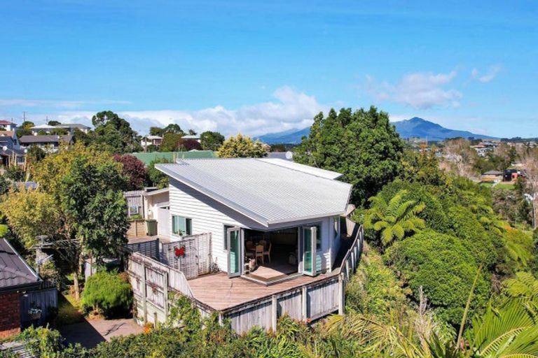 Photo of property in 4a Marchant Place, Westown, New Plymouth, 4310