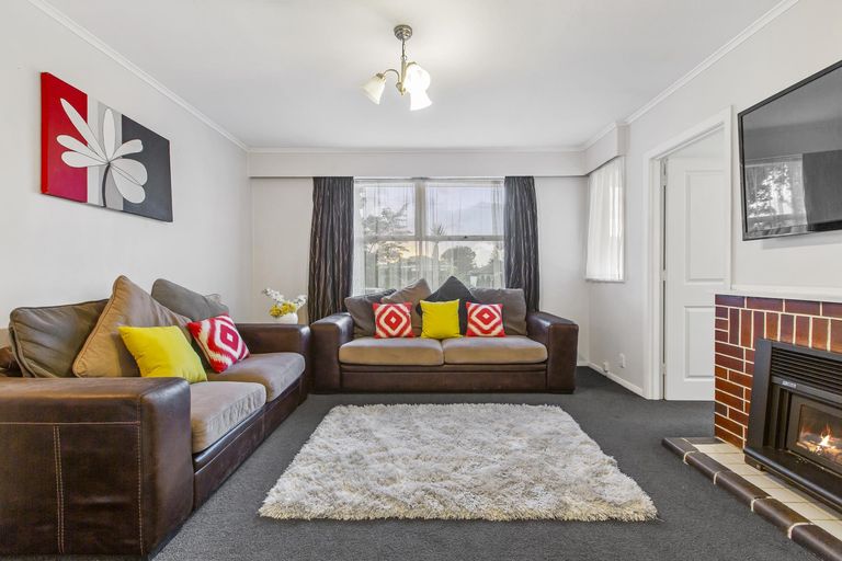 Photo of property in 1/29 Hill Crescent, New Lynn, Auckland, 0600