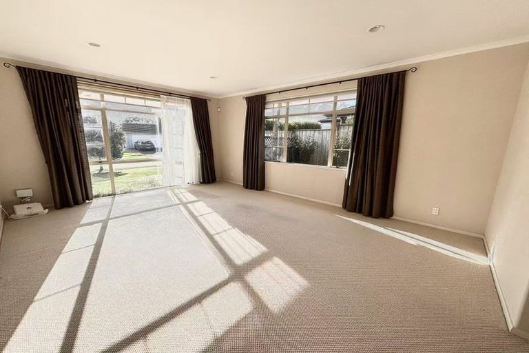 Photo of property in 4 Powercourt Drive, Flat Bush, Auckland, 2019