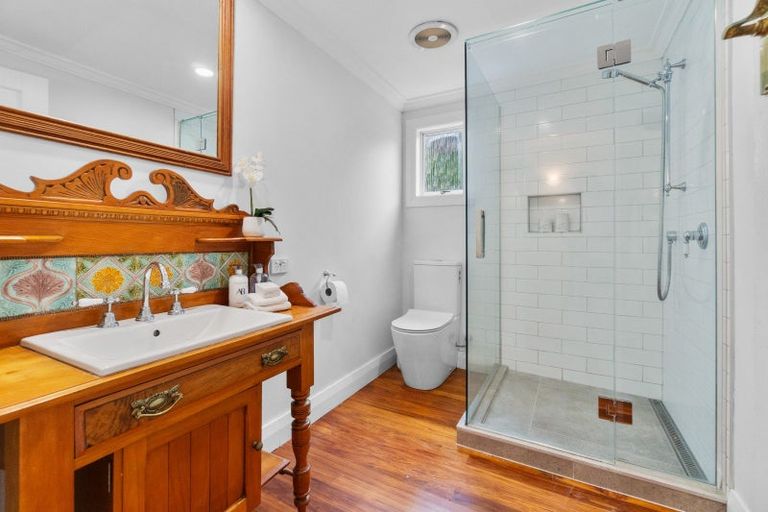 Photo of property in 15 Duders Avenue, Devonport, Auckland, 0624