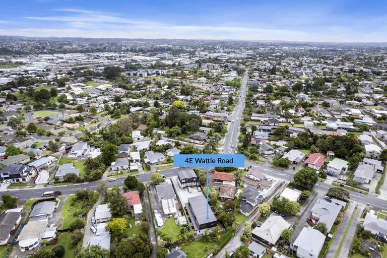 Photo of property in 4e Wattle Road, Sunnyvale, Auckland, 0612