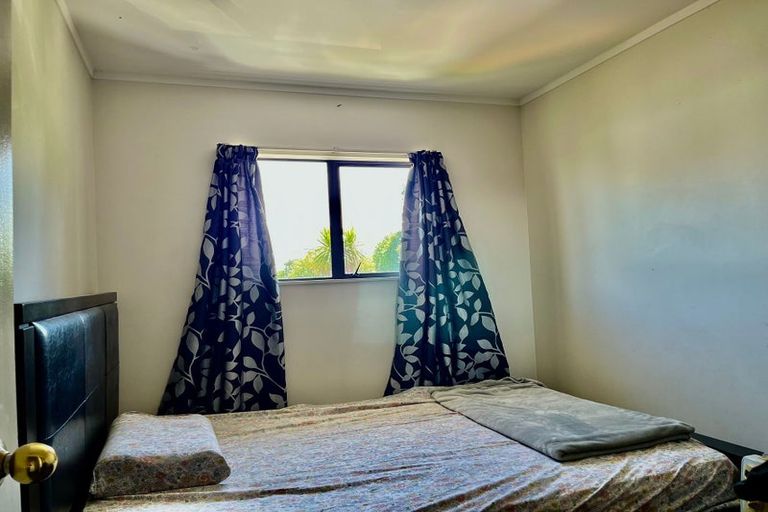 Photo of property in 2/62 Hillcrest Road, Papatoetoe, Auckland, 2025