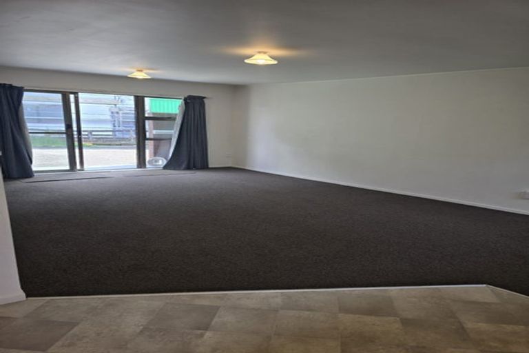 Photo of property in 2/20 Roulston Street, Pukekohe, 2120