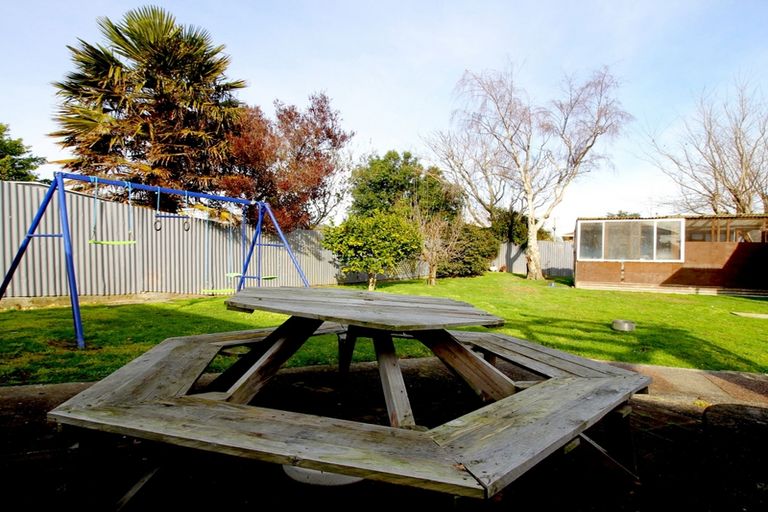 Photo of property in 8 Fox Place, Cloverlea, Palmerston North, 4412