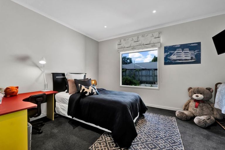 Photo of property in 18 Te Arakete Place, Hurworth, New Plymouth, 4310