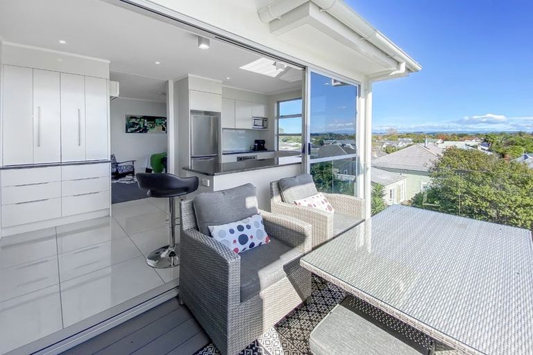 Photo of property in 615 Marine Parade, Napier South, Napier, 4110
