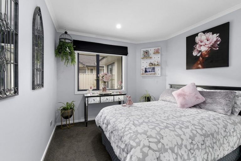 Photo of property in 5 Vernon Grove, Brown Owl, Upper Hutt, 5018