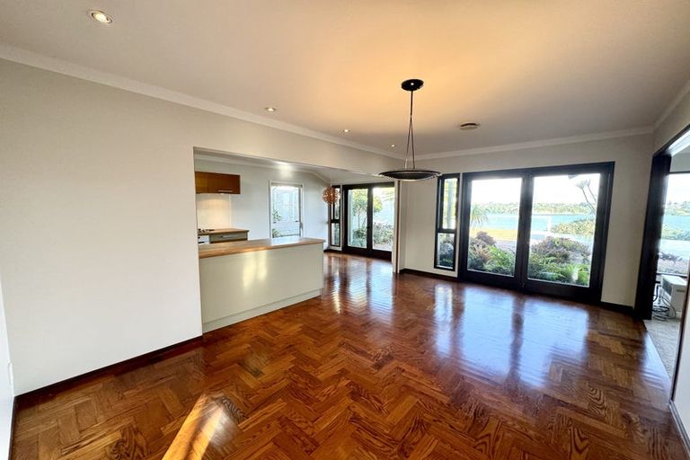 Photo of property in 10 Marine Terrace, Bayswater, Auckland, 0622