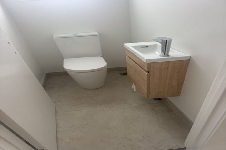 Photo of property in 7a Camrose Place, Glenfield, Auckland, 0629