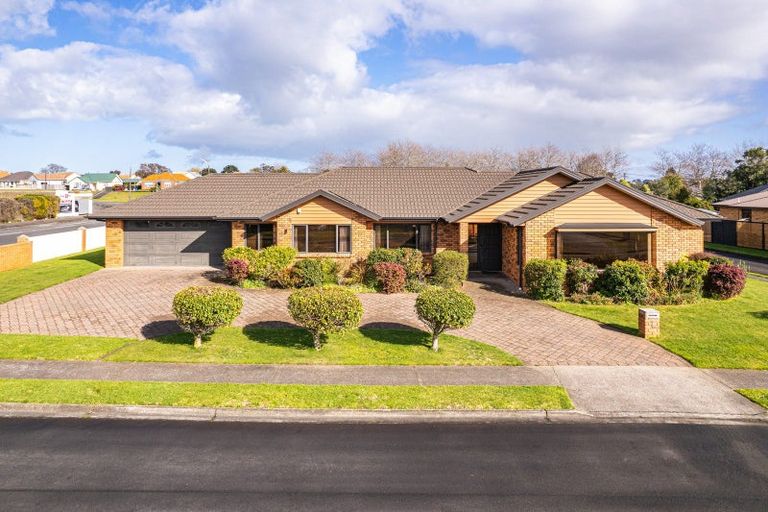 Photo of property in 1 Gilligan Close, College Estate, Whanganui, 4500
