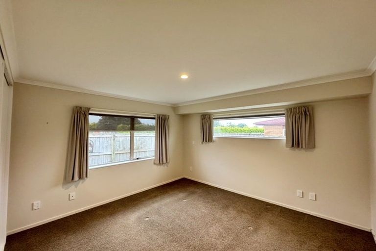 Photo of property in Rangeview Villas, 54/9 Fuller Close, Levin, 5510