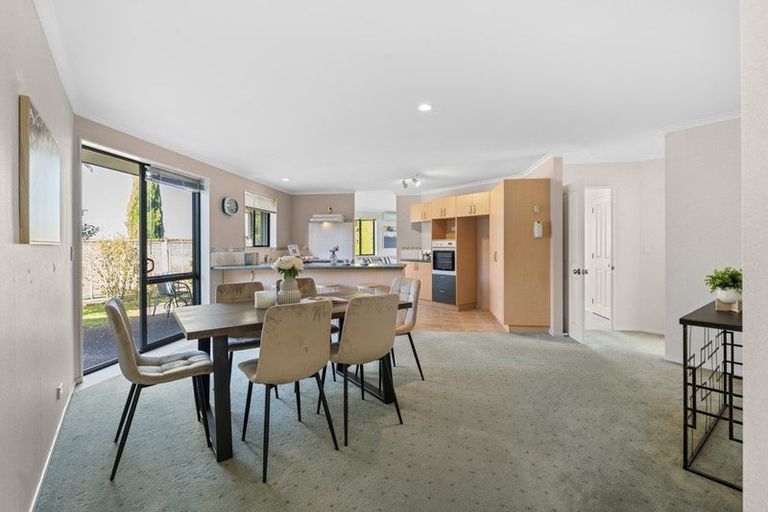 Photo of property in 24 Tauranga Place, Orewa, 0931