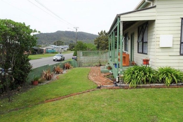 Photo of property in 2 Coakley Street, Blaketown, Greymouth, 7805