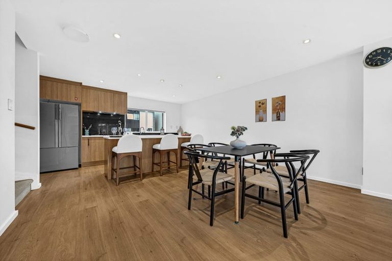 Photo of property in 21 Meritage Lane, Te Atatu South, Auckland, 0610