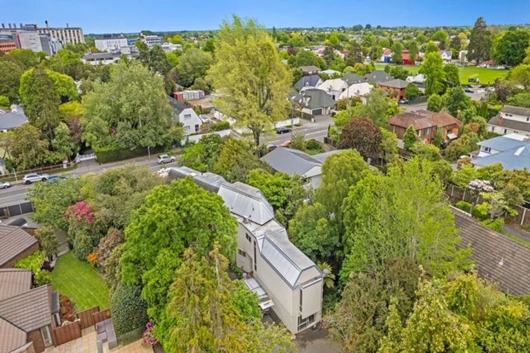 Photo of property in 2/88 Clyde Road, Ilam, Christchurch, 8041