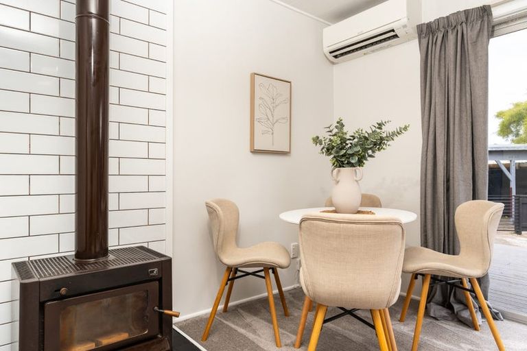 Photo of property in 5a Sequoia Place, Maoribank, Upper Hutt, 5018