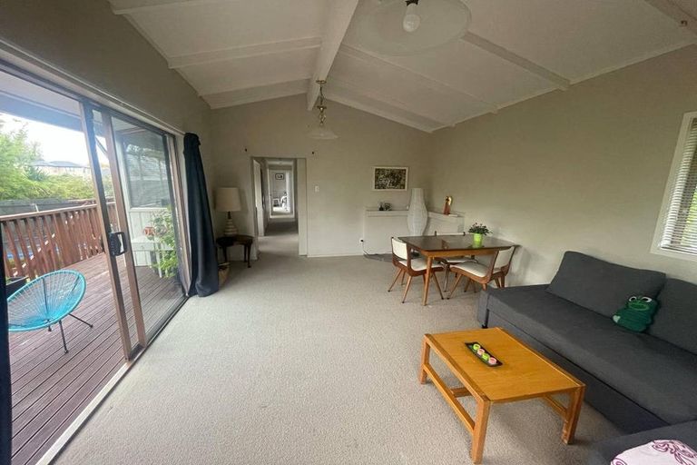 Photo of property in 50a Sunnyside Road, Sunnyvale, Auckland, 0612