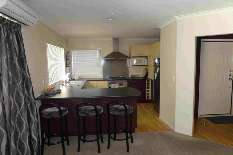 Photo of property in 42 Triangle Road, Massey, Auckland, 0614