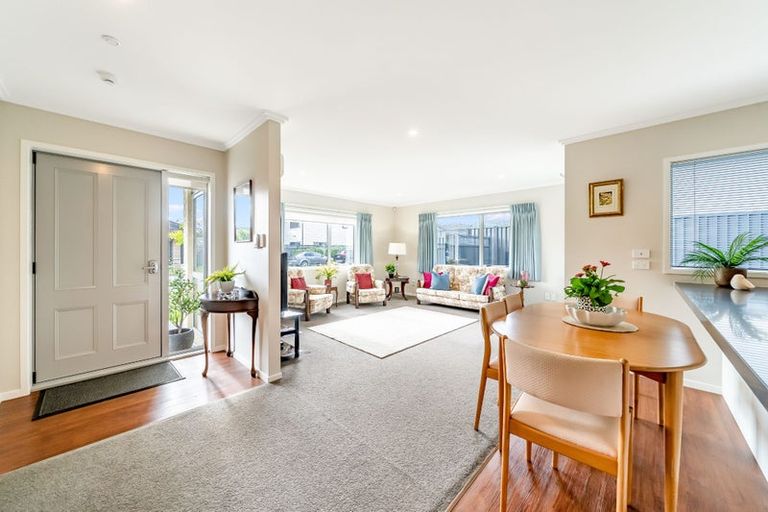 Photo of property in 15 Chalfont Road, Silverstream, Upper Hutt, 5019