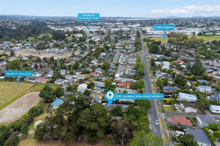 Photo of property in 2/201 Henderson Valley Road, Henderson, Auckland, 0612