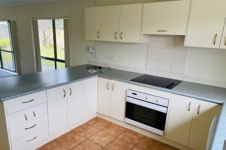Photo of property in 88 Bluebird Crescent, Unsworth Heights, Auckland, 0632