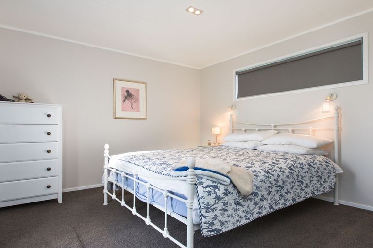 Photo of property in 35 Marine Parade South, Foxton Beach, Foxton, 4815