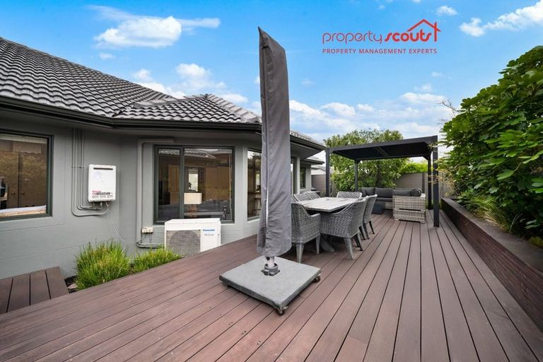 Photo of property in 9 Millisle Place, East Tamaki Heights, Auckland, 2016