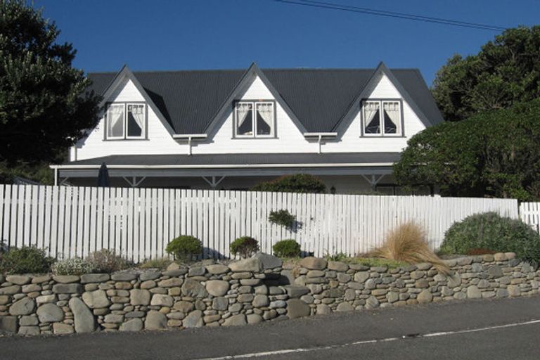 Photo of property in 155 Marine Parade, Eastbourne, Lower Hutt, 5013
