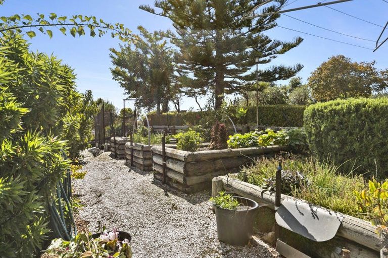 Photo of property in 208 Pomona Road, Ruby Bay, Upper Moutere, 7173