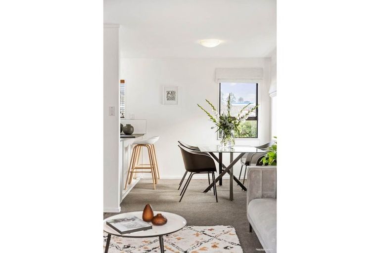 Photo of property in 2/15 Margan Avenue, New Lynn, Auckland, 0600