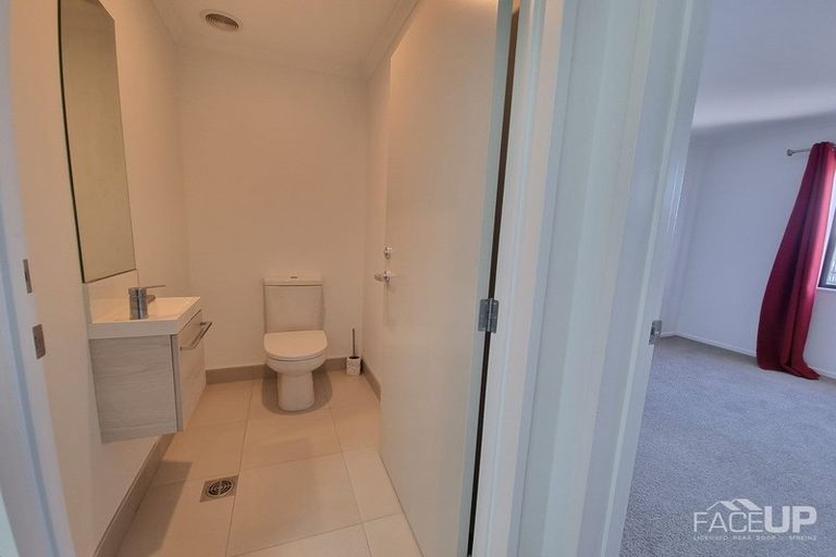 Photo of property in 24 Mapou Road, Hobsonville, Auckland, 0616