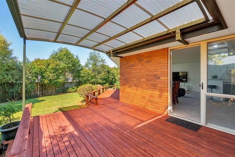 Photo of property in 13 San Pedro Place, Henderson, Auckland, 0612