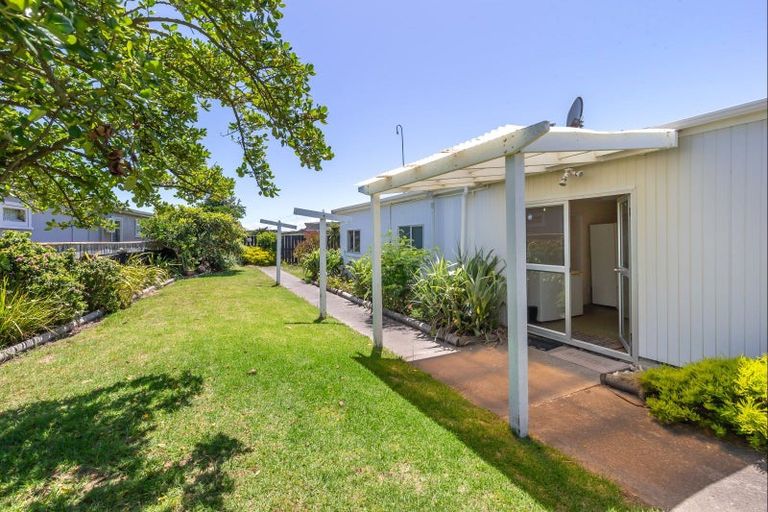 Photo of property in 38 Te Kiri Street, Himatangi Beach, Foxton, 4891
