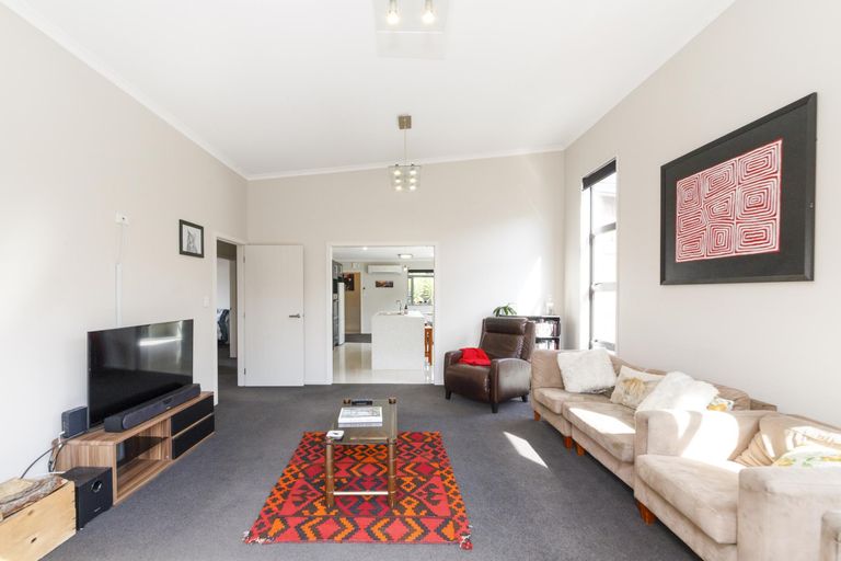 Photo of property in 18 Galea Grove, Kelvin Grove, Palmerston North, 4414
