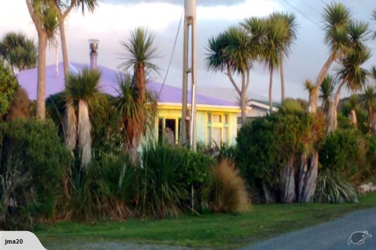 Photo of property in 5 Bluecliffs Beach Road, Papatotara, Tuatapere, 9691