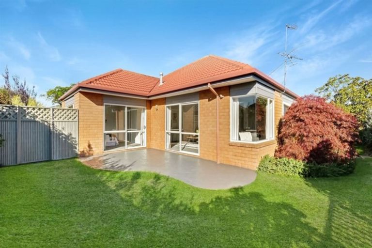 Photo of property in 12 Beauford Place, Parklands, Christchurch, 8083