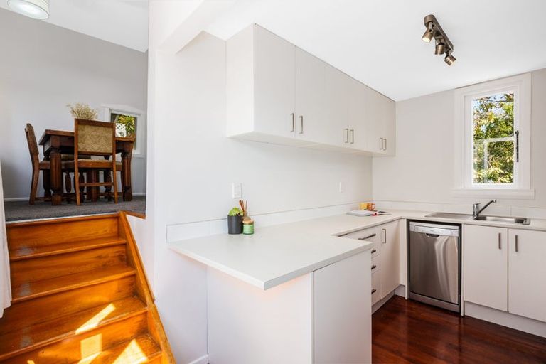 Photo of property in 29c North Terrace, Kelburn, Wellington, 6012