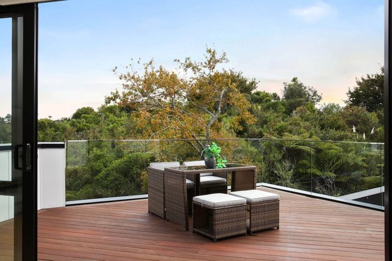 Photo of property in 28a Oliver Twist Avenue, Mellons Bay, Auckland, 2014