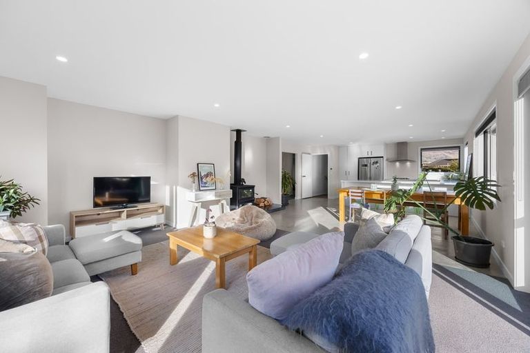 Photo of property in 3 Kirimoko Crescent, Wanaka, 9305